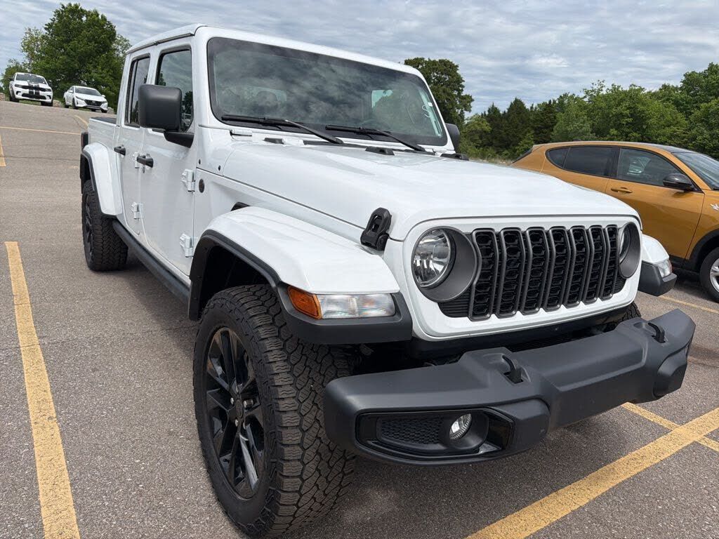 2025 JEEP Gladiator