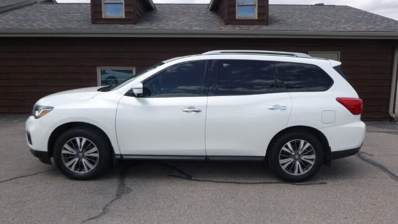 2017 NISSAN Pathfinder