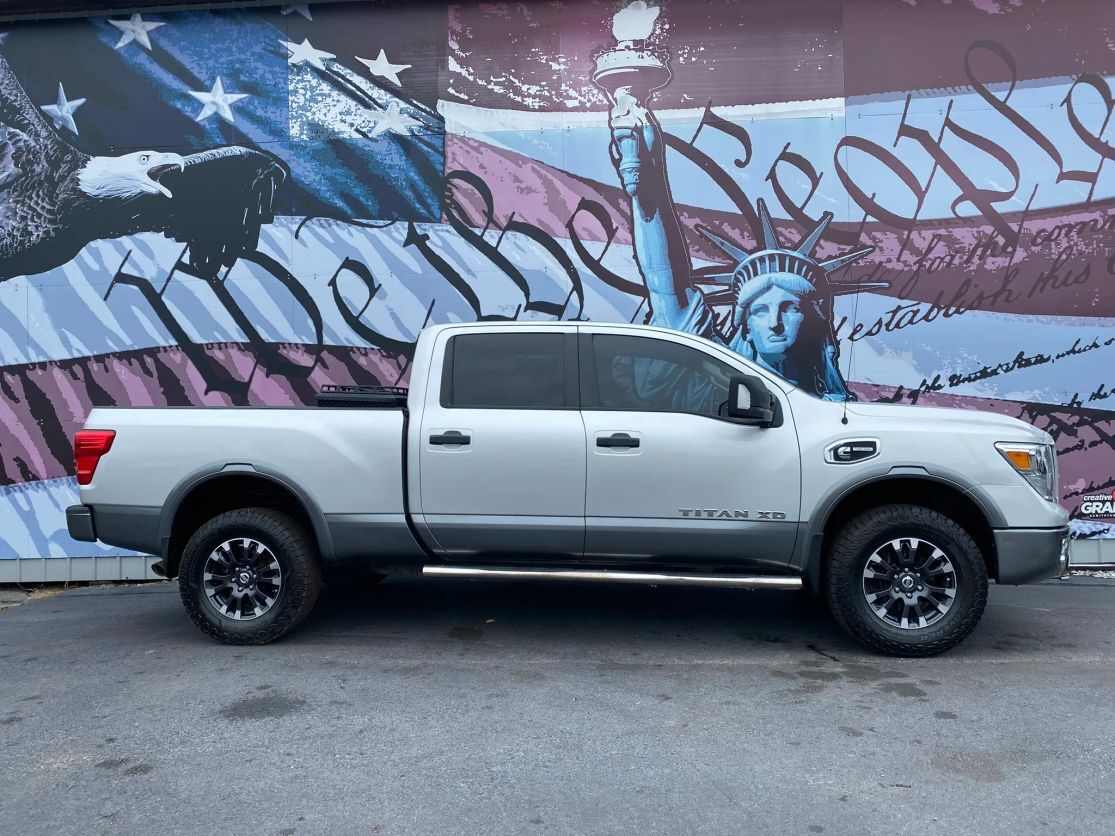 2017 NISSAN Titan