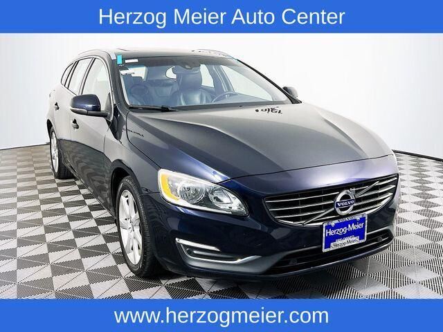2017 VOLVO V60