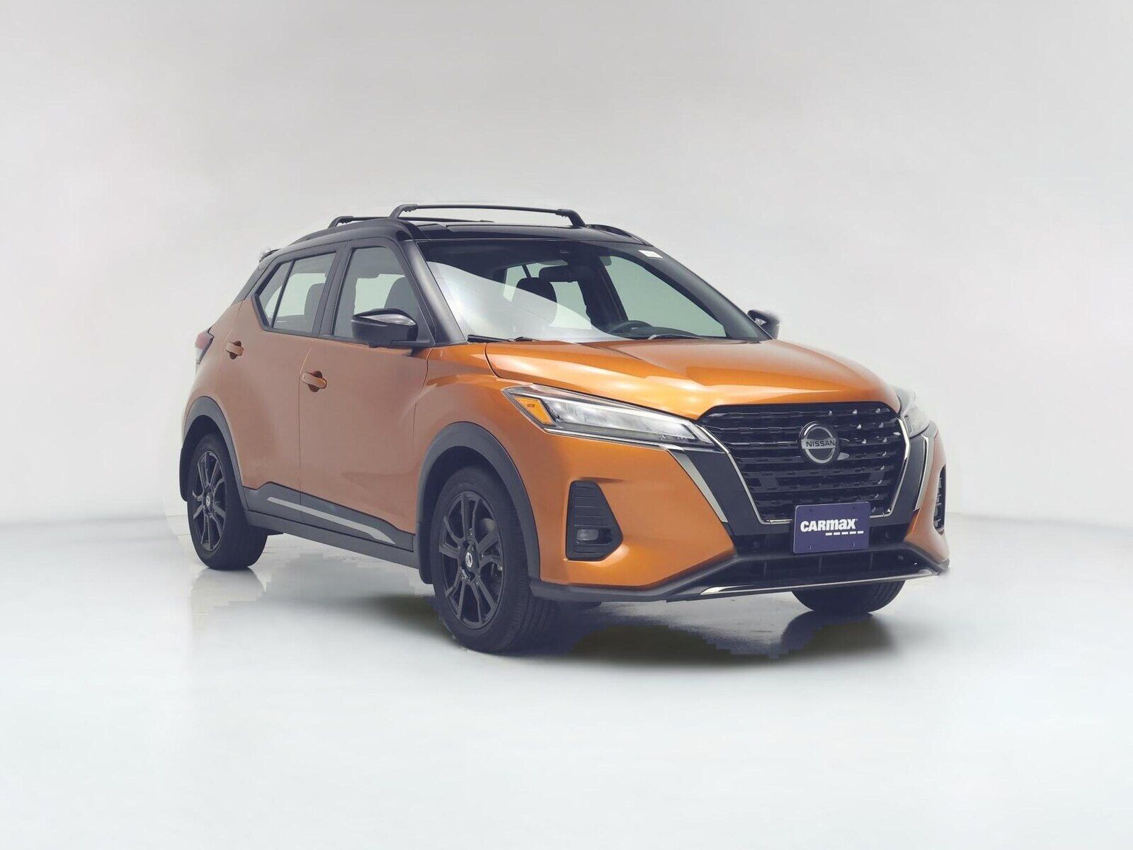 2021 NISSAN Kicks