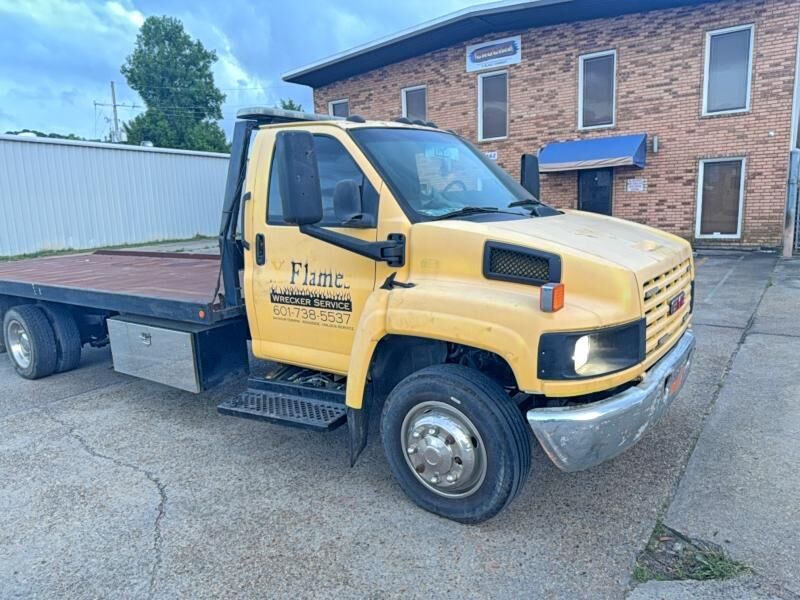 2004 GMC C5