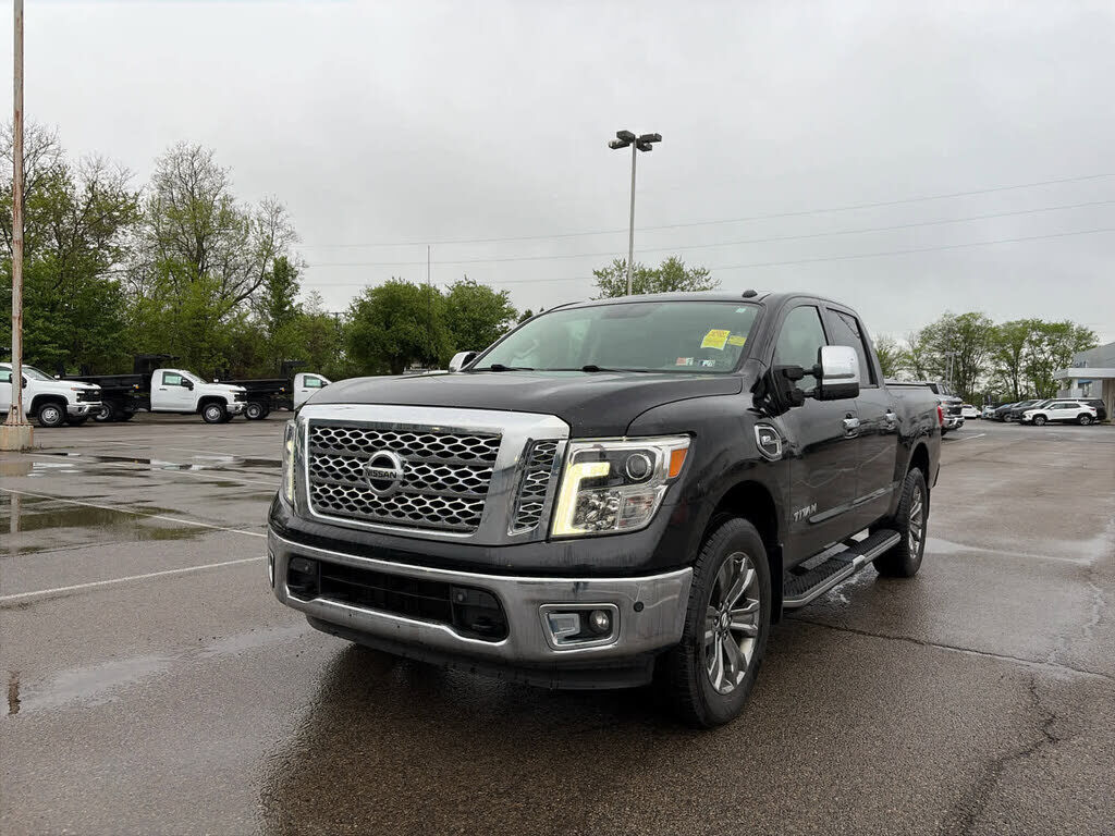 2017 NISSAN Titan
