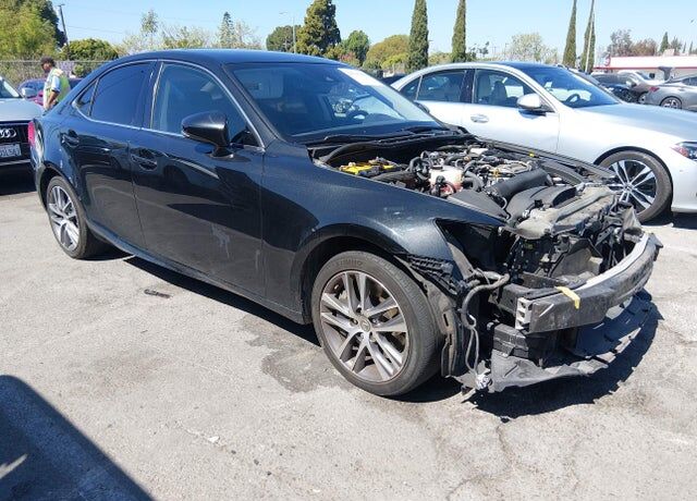 2018 LEXUS IS