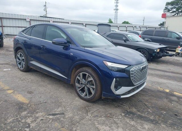 2026 AUDI Q4