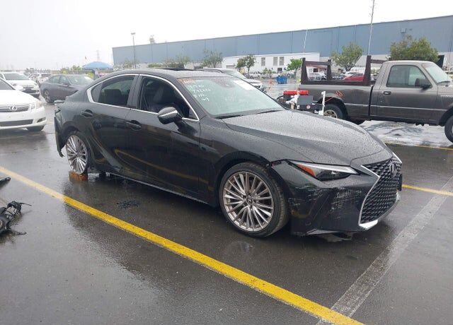 2022 LEXUS IS