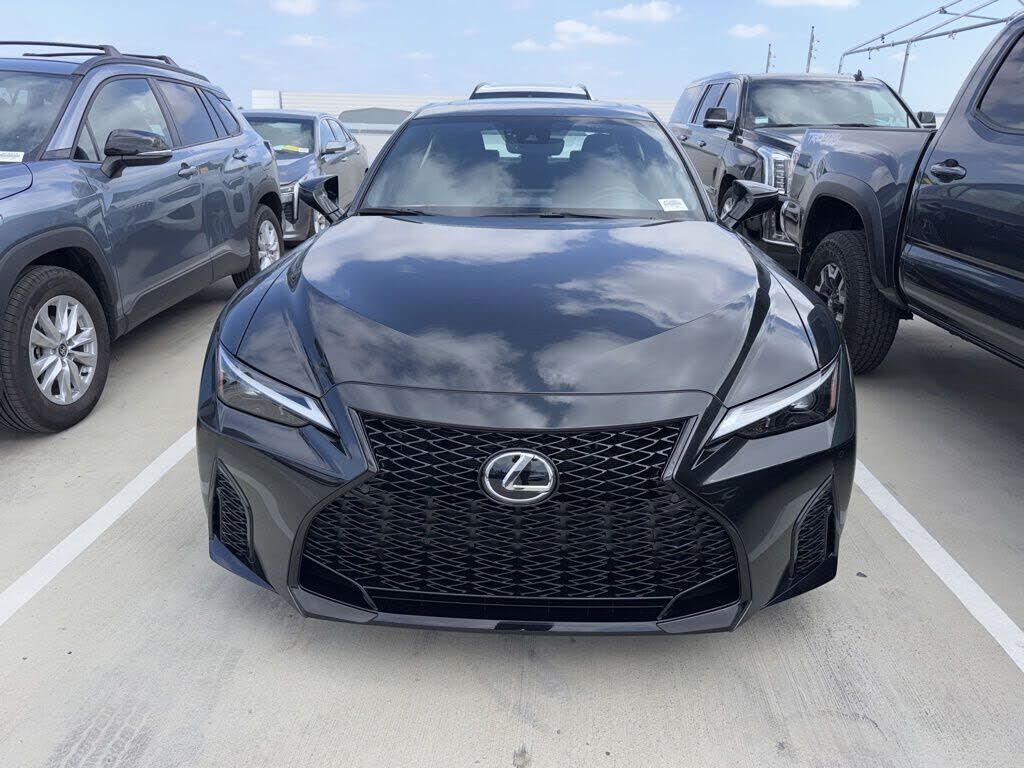 2025 LEXUS IS