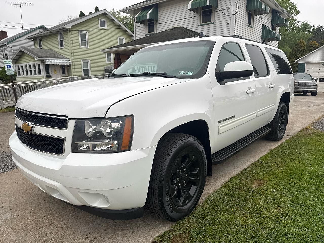 2013 CHEVROLET Suburban
