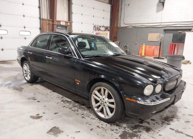 2004 JAGUAR XJR