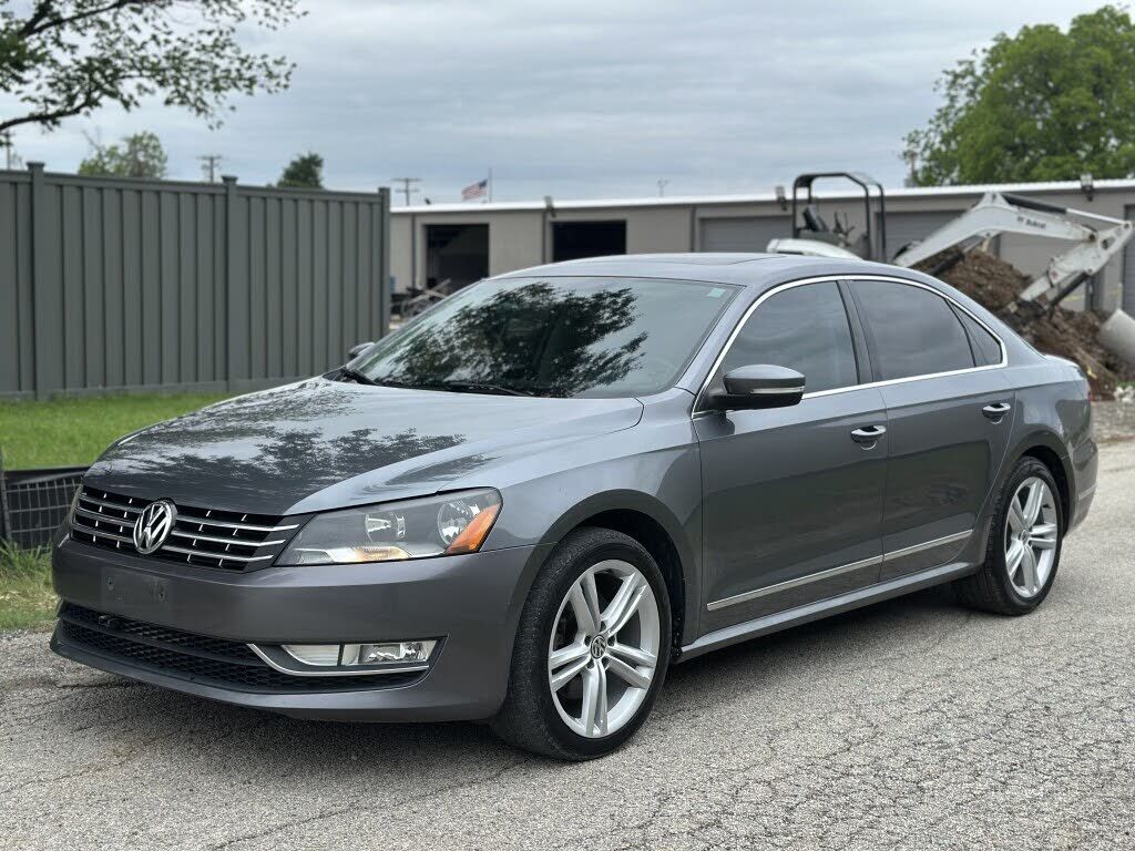 2014 VOLKSWAGEN Passat