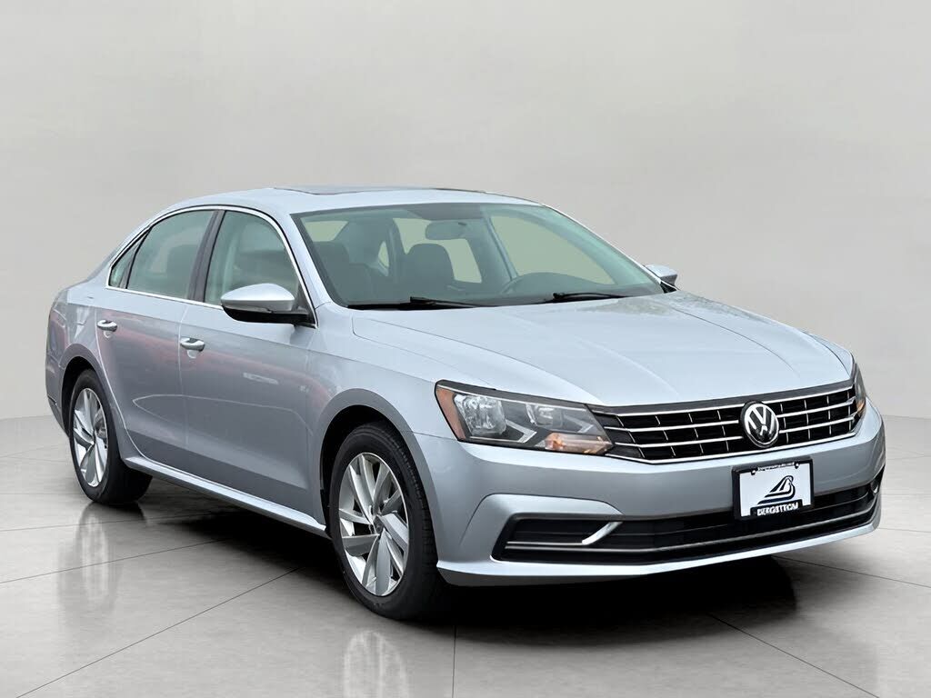 2018 VOLKSWAGEN Passat