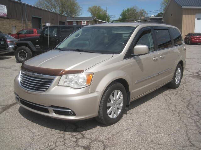 2014 CHRYSLER Town and Country