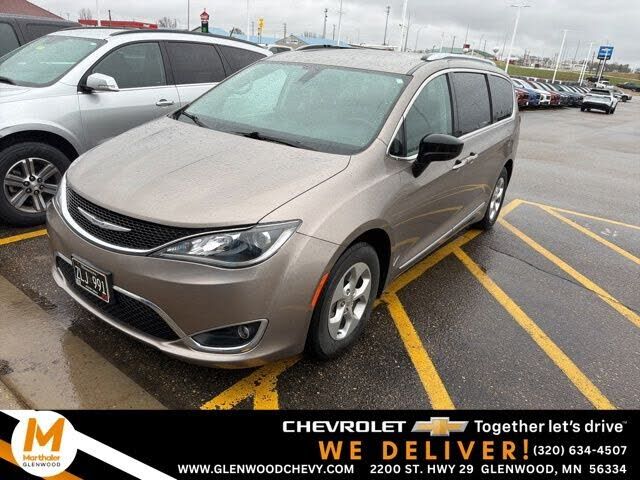 2017 CHRYSLER Pacifica