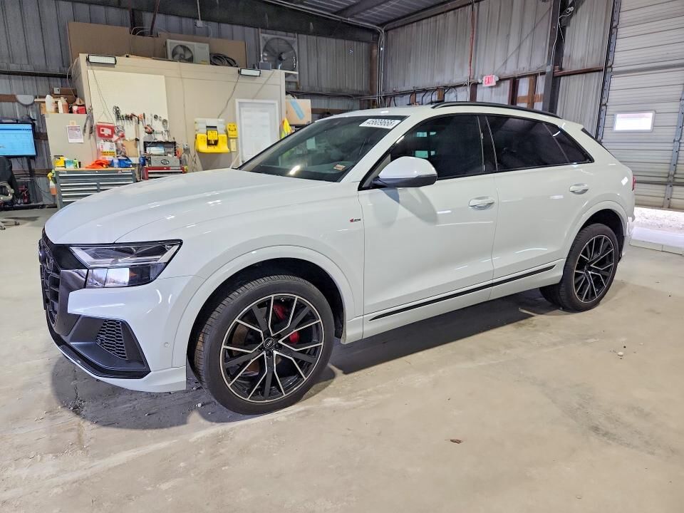 2022 AUDI Q8