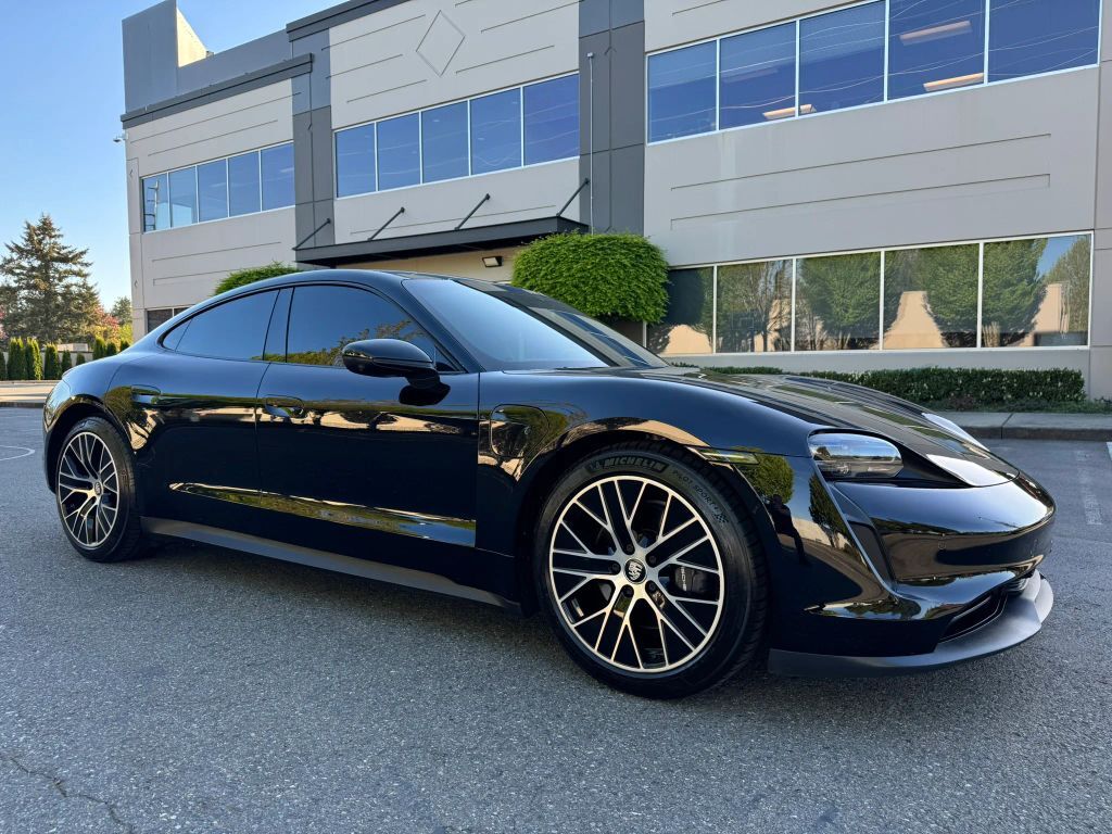 2021 PORSCHE Taycan