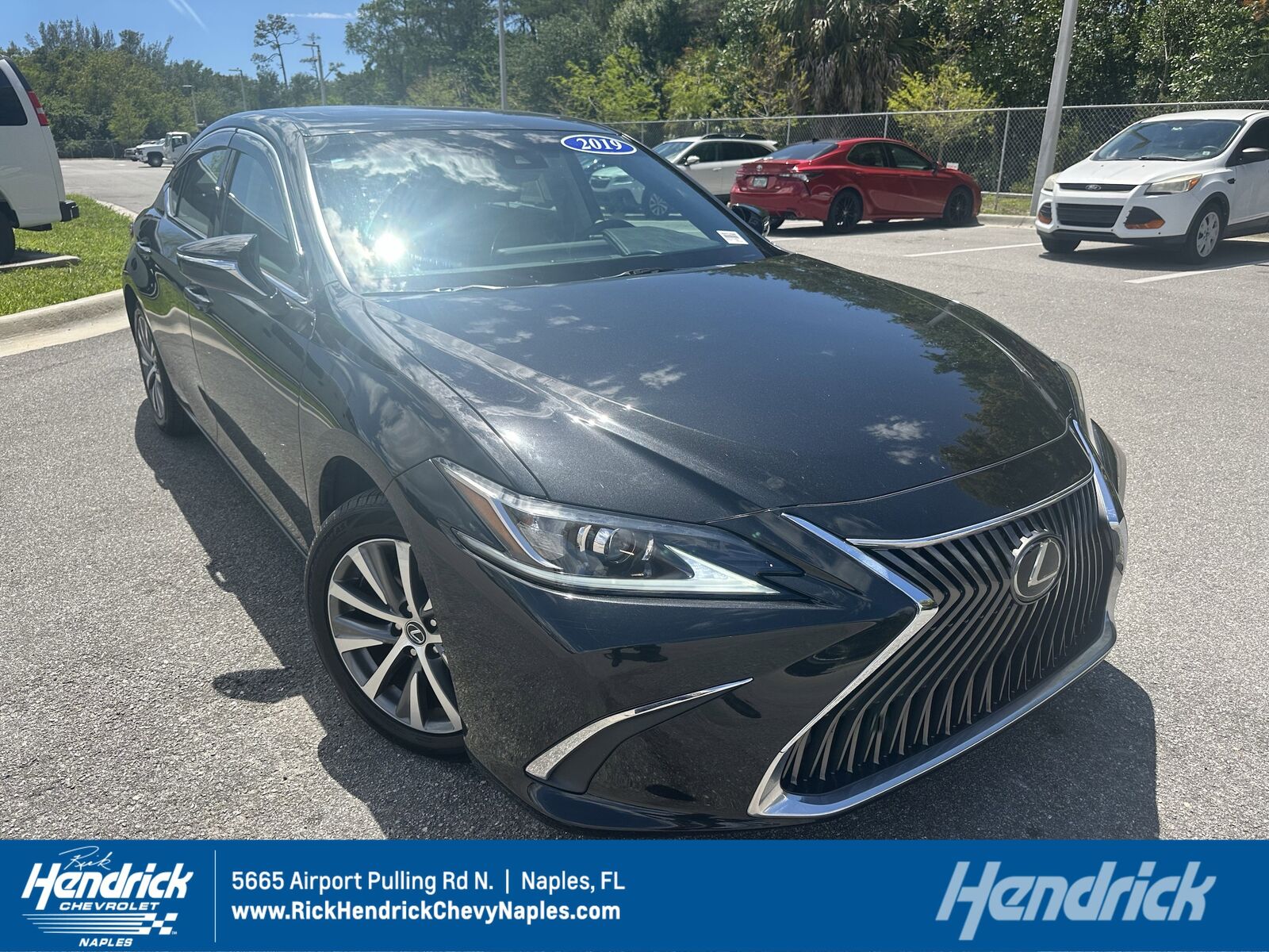 2019 LEXUS ES