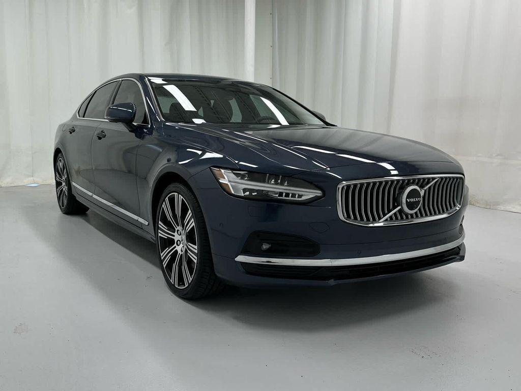 2023 VOLVO S90