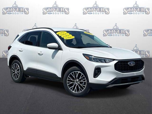 2025 FORD Escape