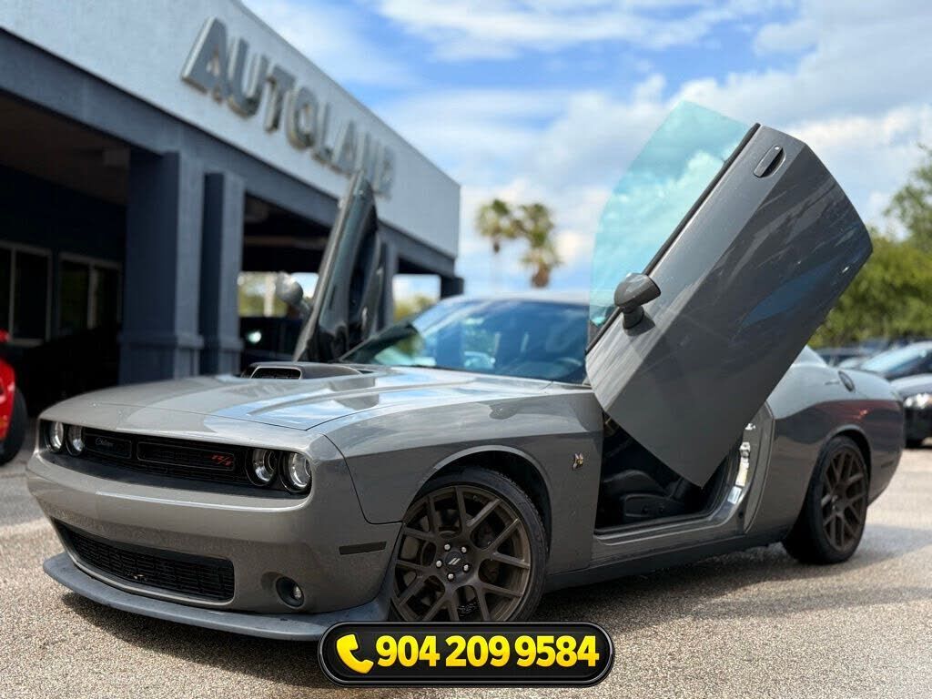 2017 DODGE Challenger