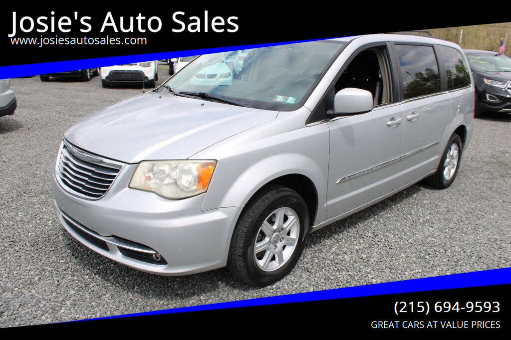 2012 CHRYSLER Town and Country