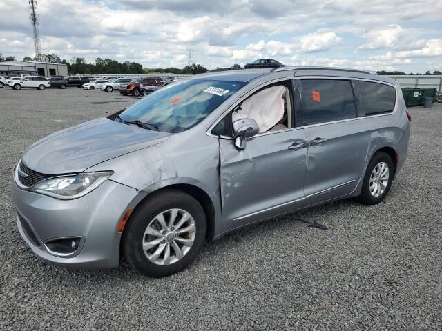 2019 CHRYSLER Pacifica