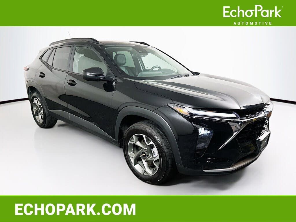 2025 CHEVROLET Trax