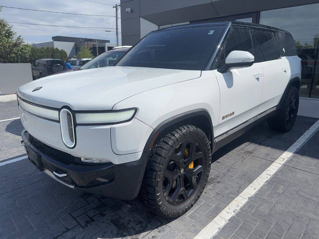 2022 RIVIAN R1S