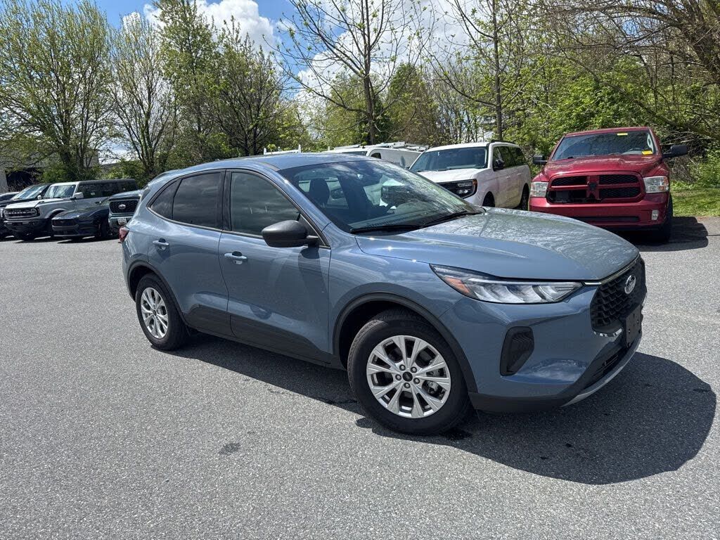 2025 FORD Escape