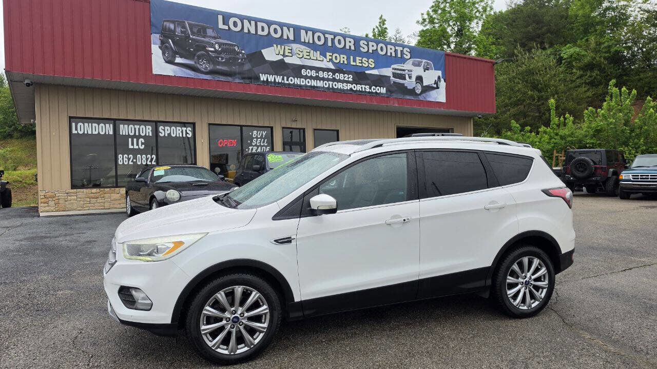 2017 FORD Escape