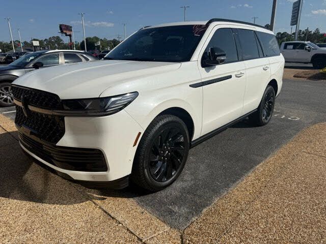 2025 LINCOLN Navigator