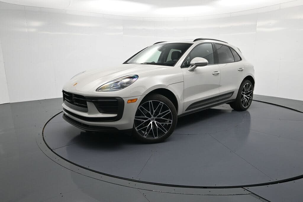 2023 PORSCHE Macan
