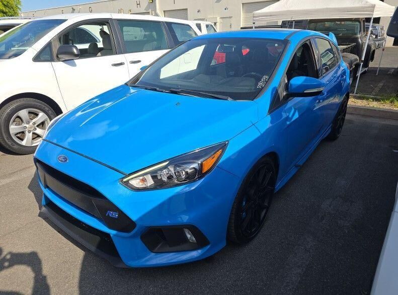 2017 FORD Focus