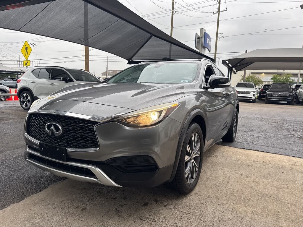 2017 INFINITI QX30