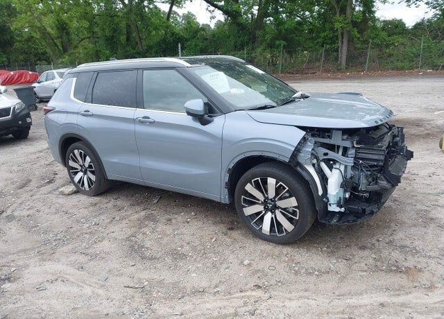 2025 MITSUBISHI Outlander