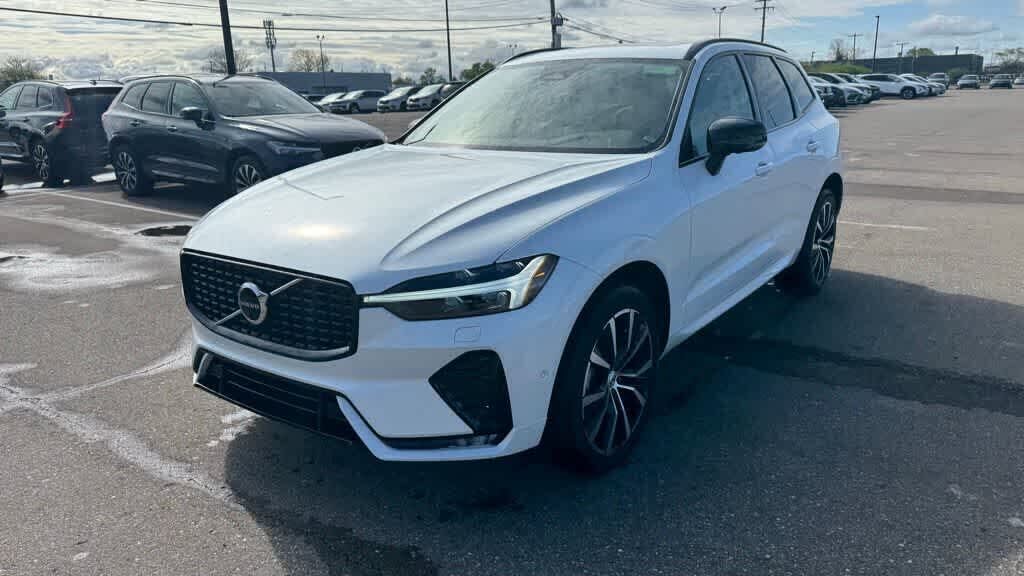 2023 VOLVO XC60