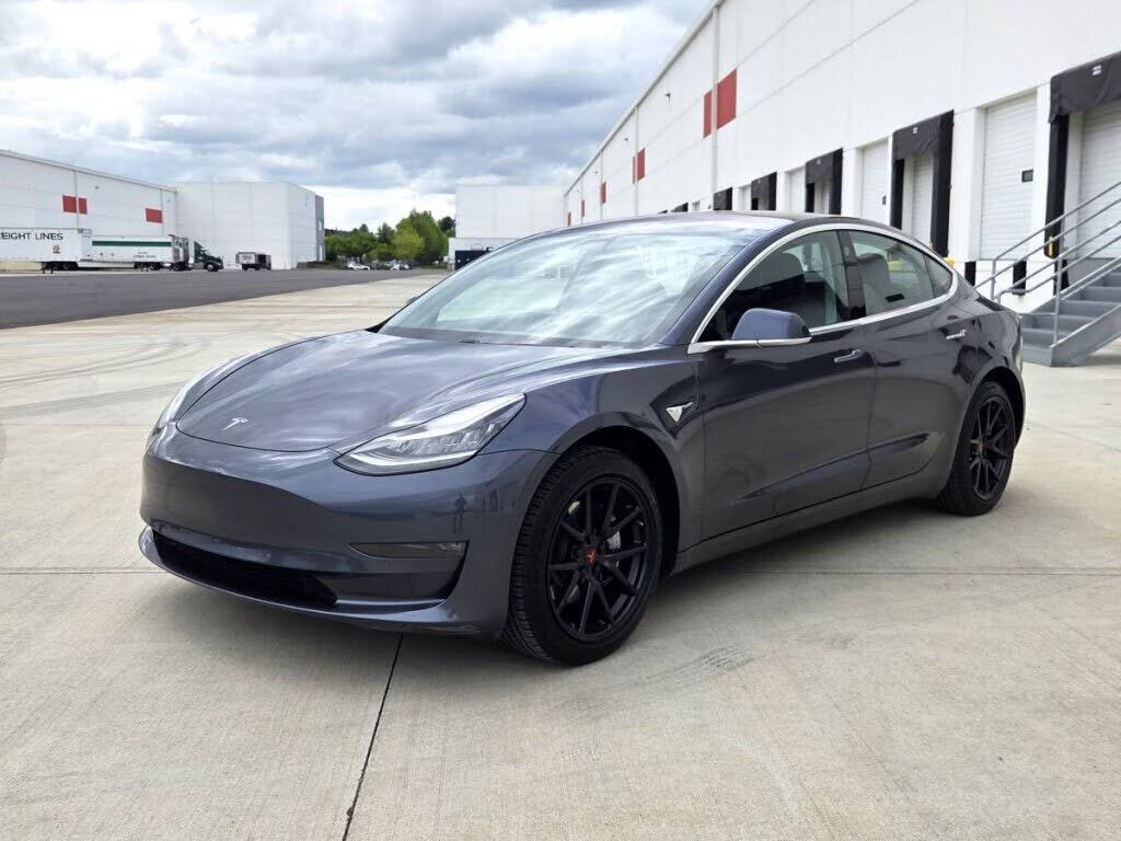 2018 TESLA Model 3