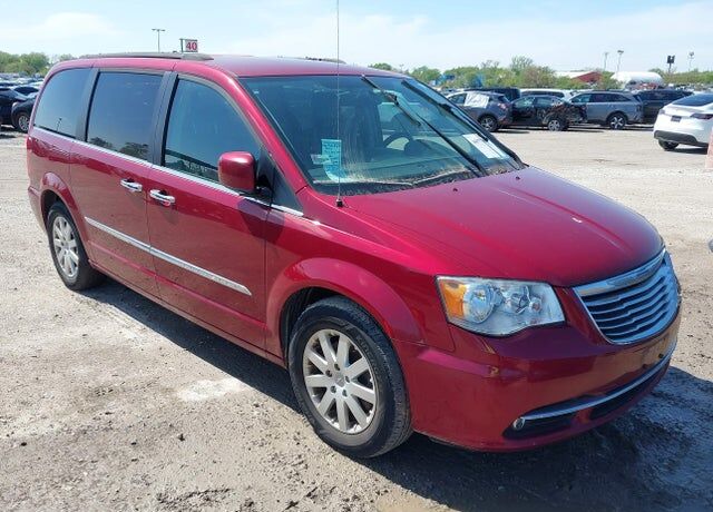 2015 CHRYSLER Town and Country