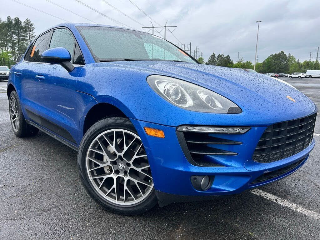 2016 PORSCHE Macan
