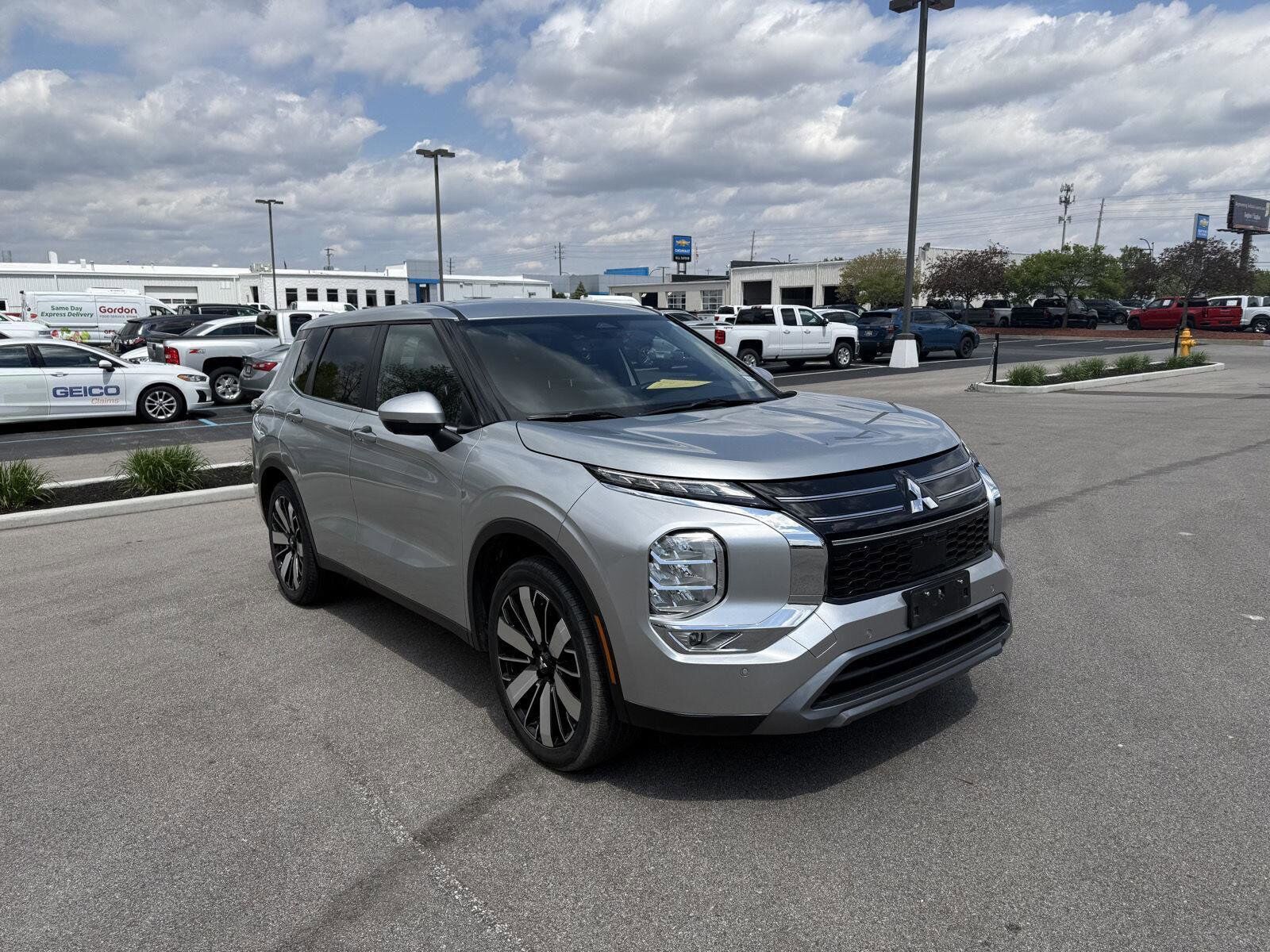 2025 MITSUBISHI Outlander