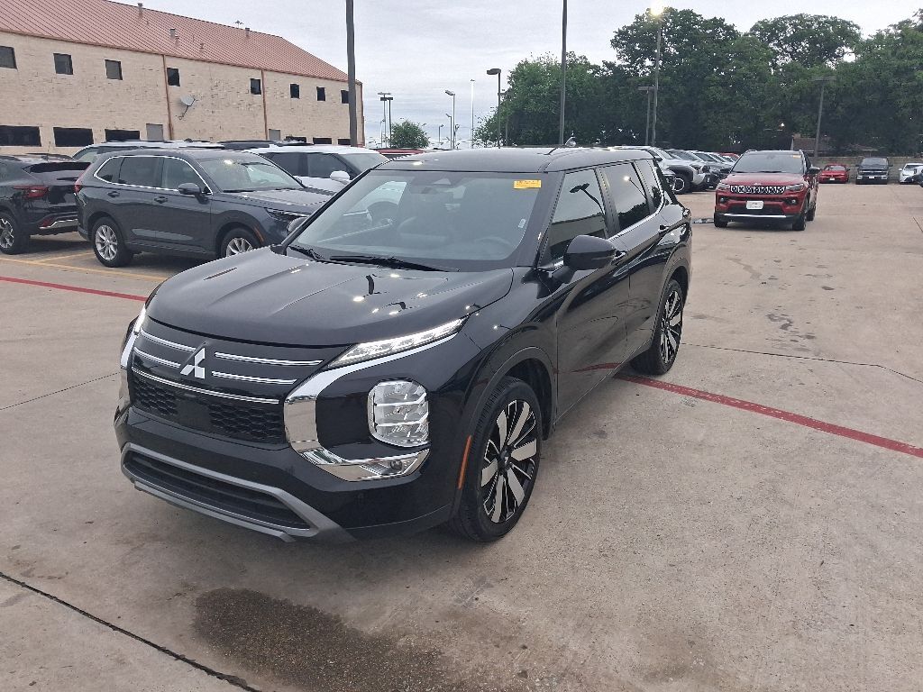 2025 MITSUBISHI Outlander