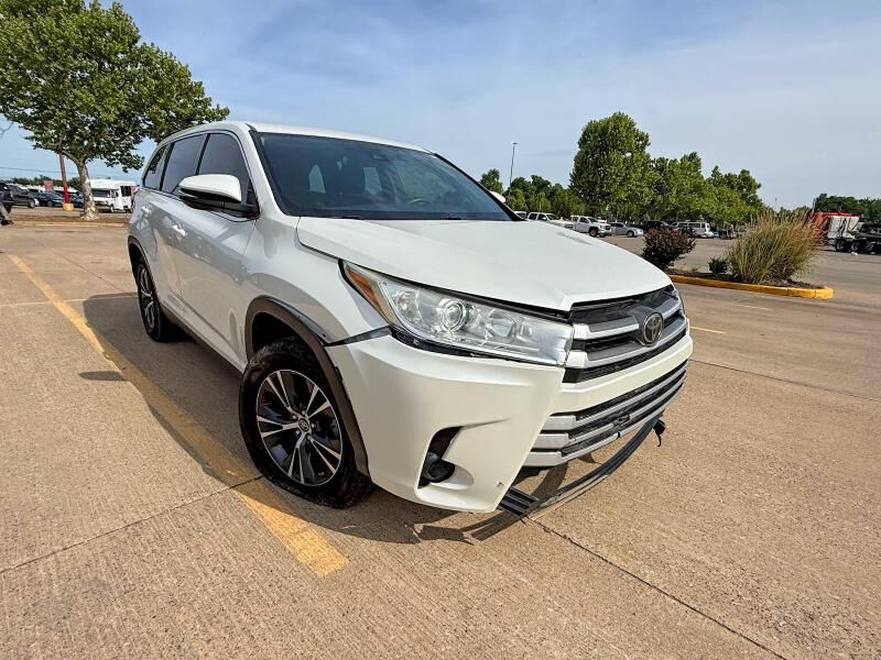 2019 TOYOTA Highlander