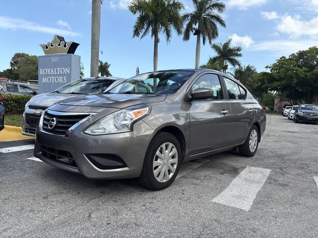 2017 NISSAN Versa