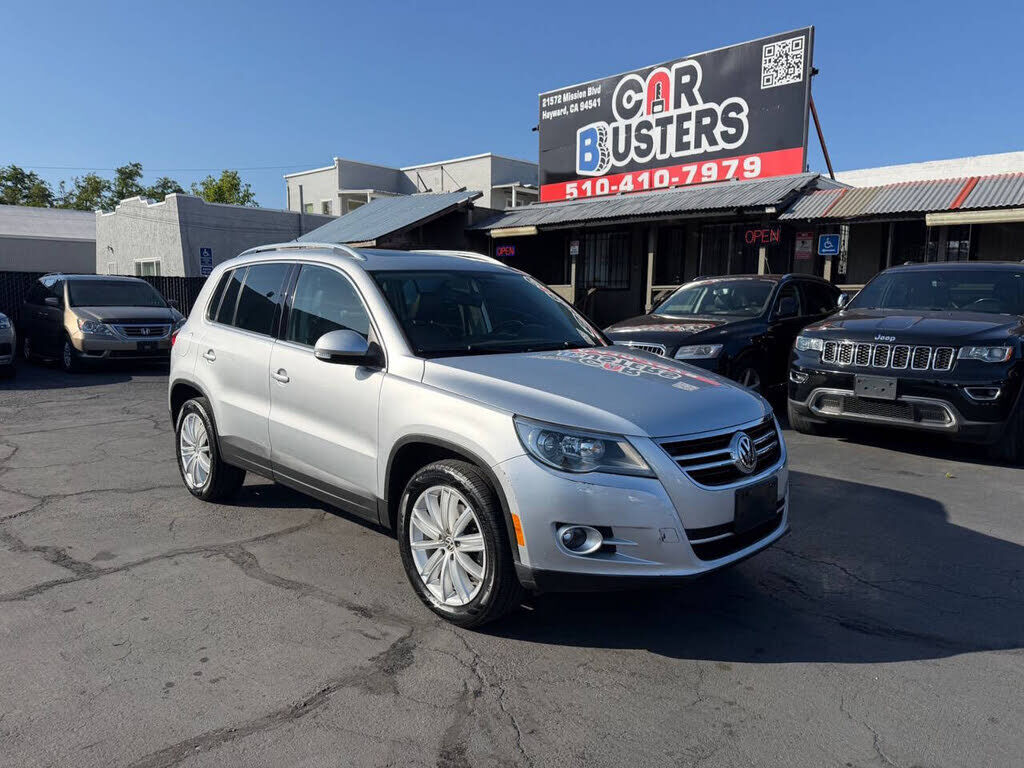 2011 VOLKSWAGEN Tiguan