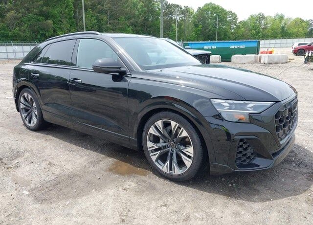 2024 AUDI Q8