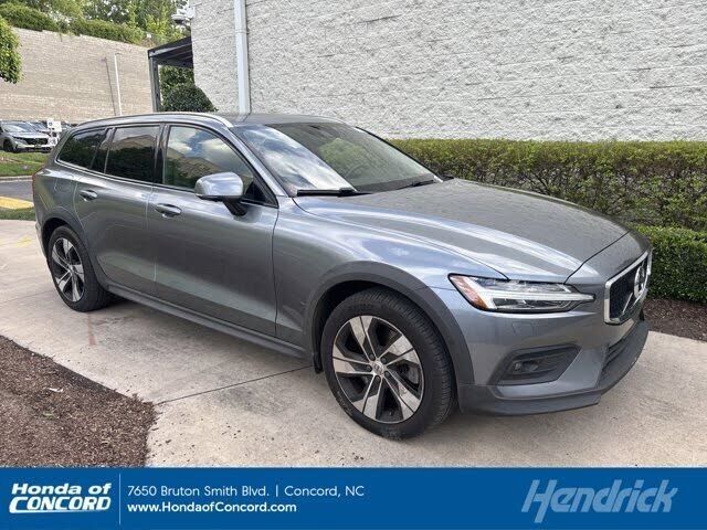 2020 VOLVO V60CC