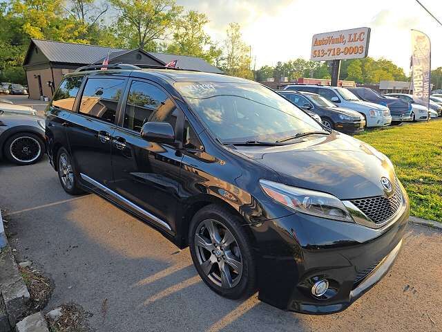 2017 TOYOTA Sienna