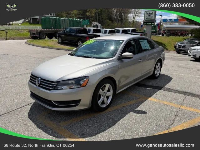 2013 VOLKSWAGEN Passat