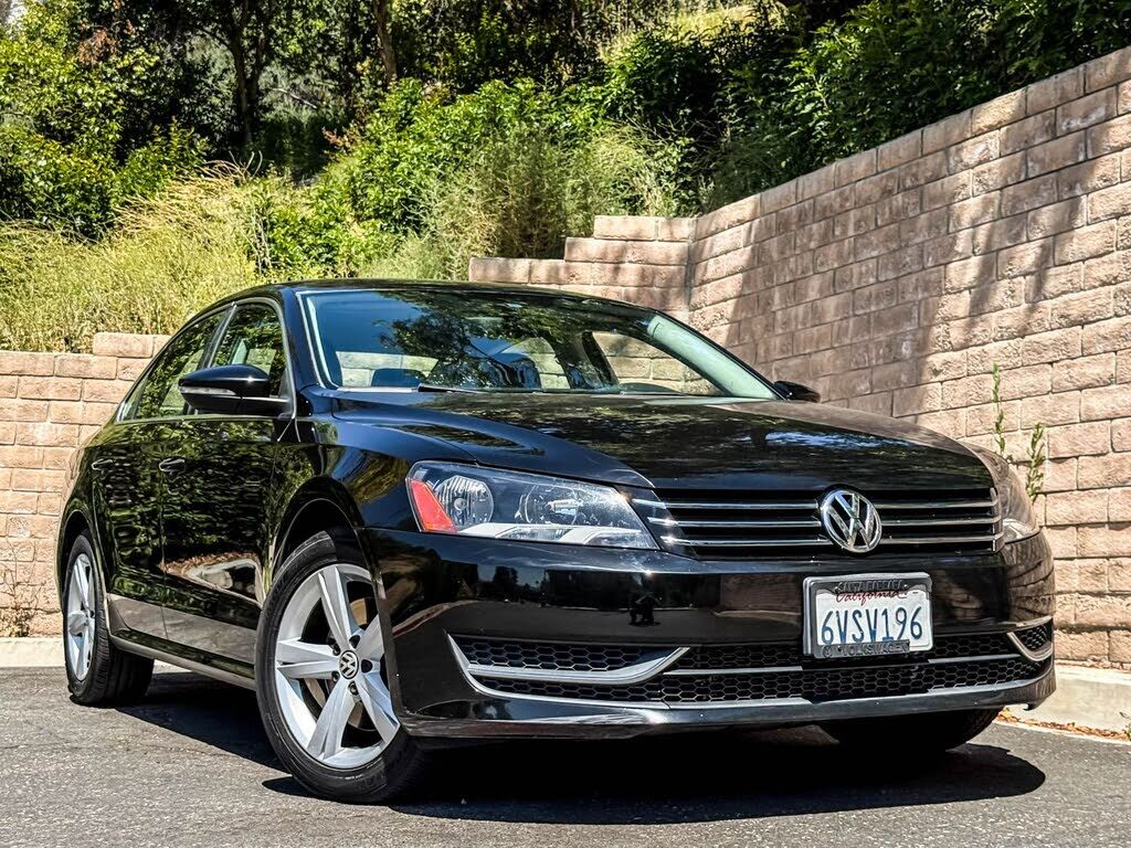 2012 VOLKSWAGEN Passat