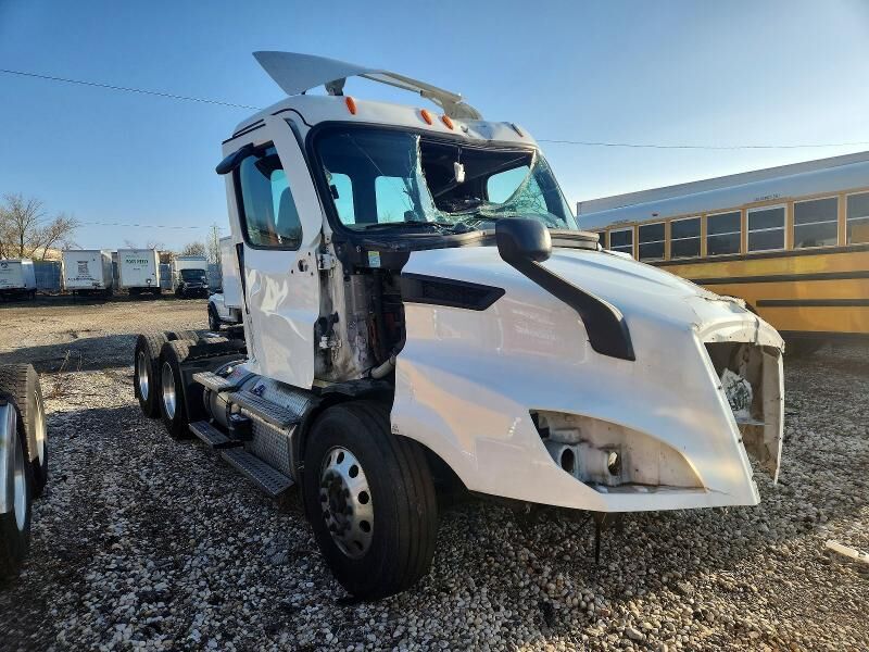 2025 FREIGHTLINER Cascadia