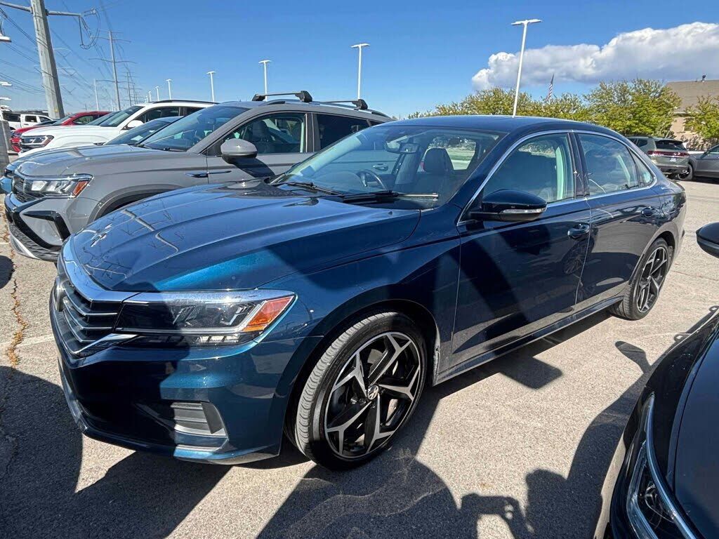2022 VOLKSWAGEN Passat
